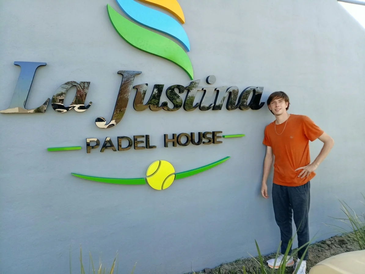 LA JUSTINA PADEL HOUSE