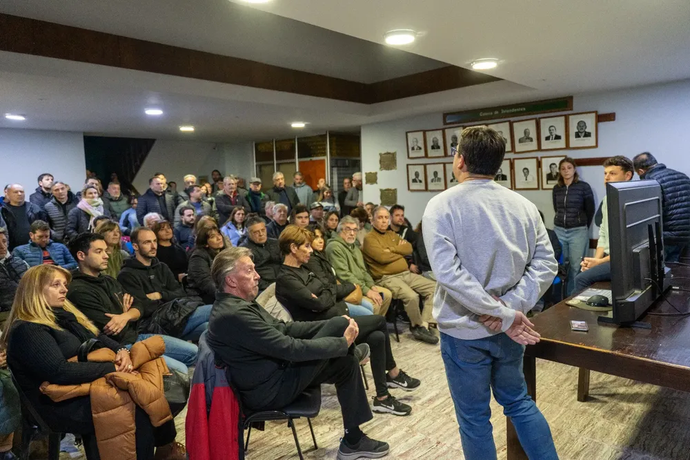 FEDERICO BONISCONTI CON VECINOS 1