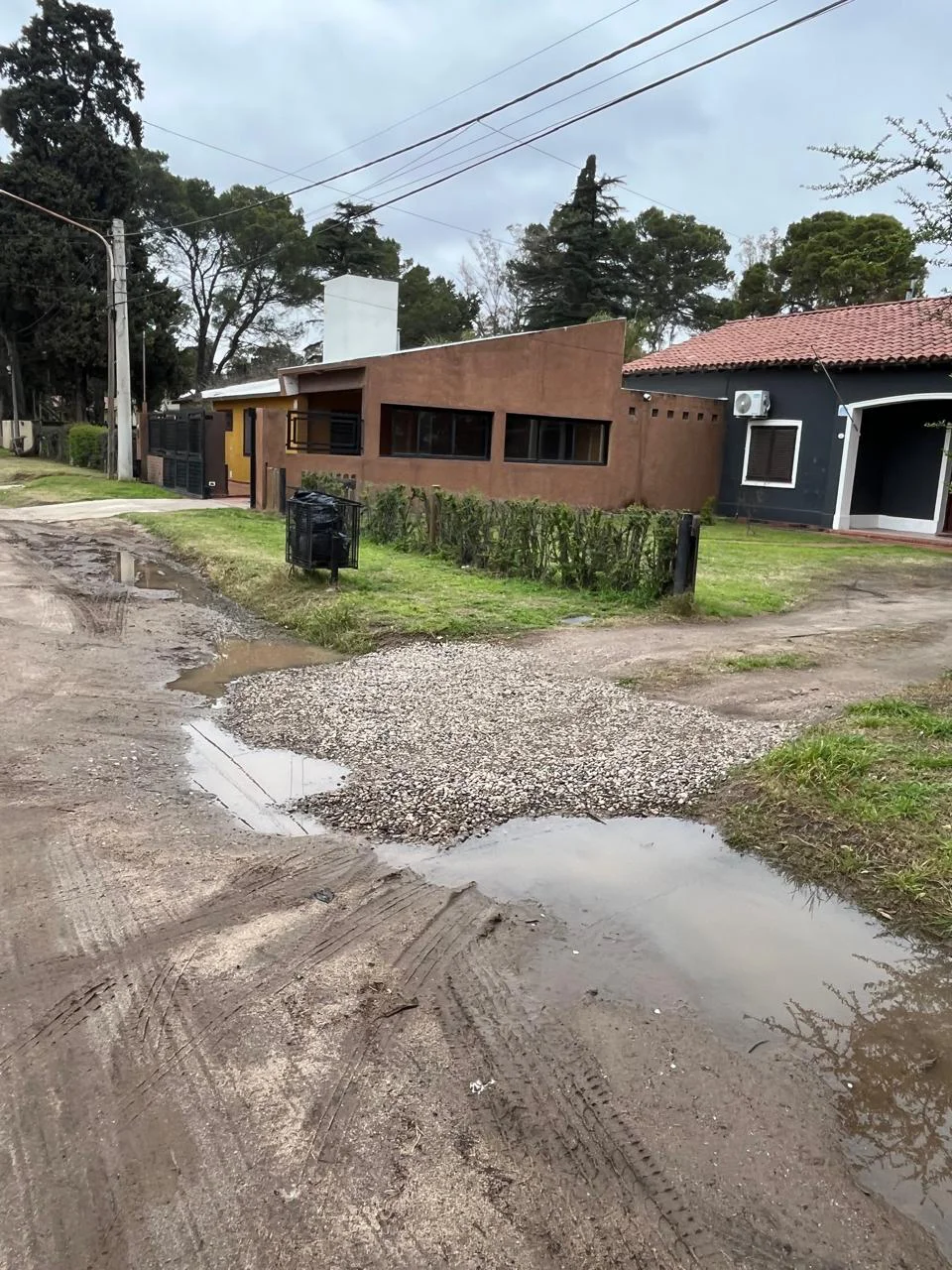 BARRIO EL LIBERTADOR RECLAMO CALLES 123456