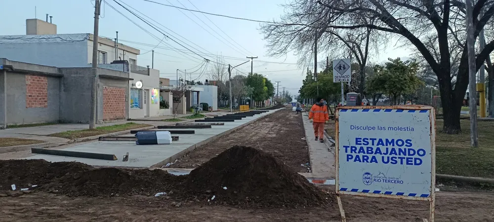 PAVIMENTO CALLE DAVALOS BARRIO CABERO 2