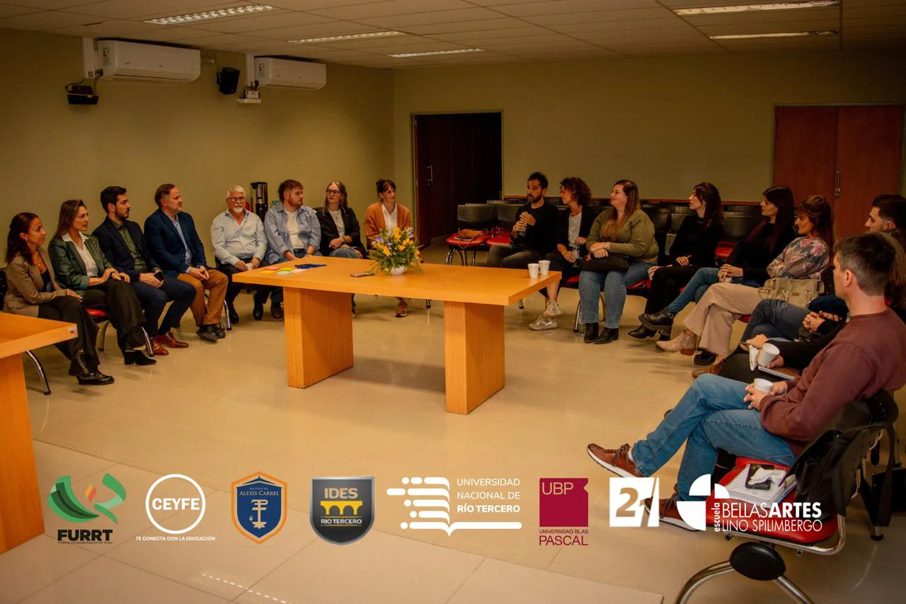 UNRT  REUNION CON OTRAS UNIVERSIDADES