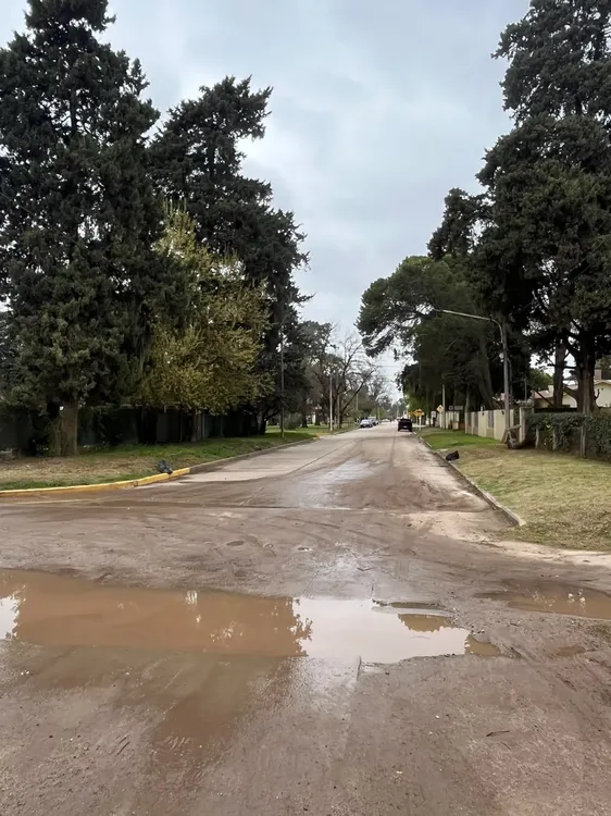 BARRIO EL LIBERTADOR RECLAMO CALLES 123