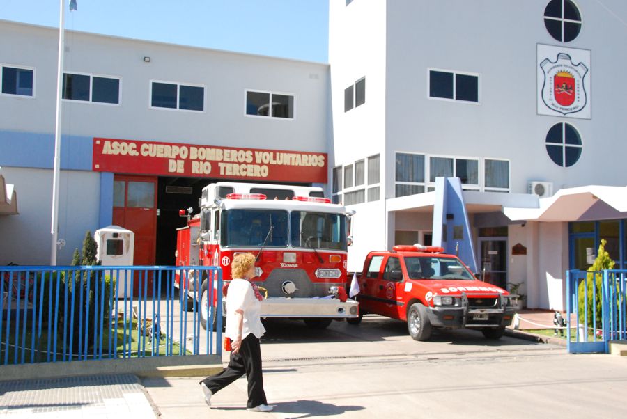 Los Bomberos Voluntarios trasladaron a la joven a la Clínica Savio
